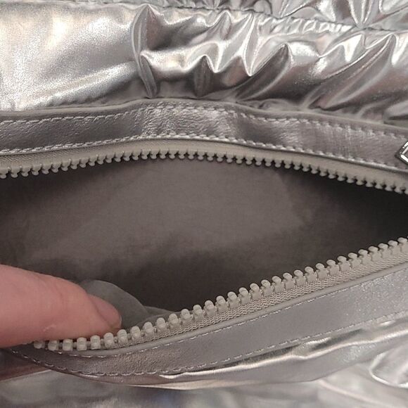 askya Silver Metalic Backpack New - Picture 5 of 7